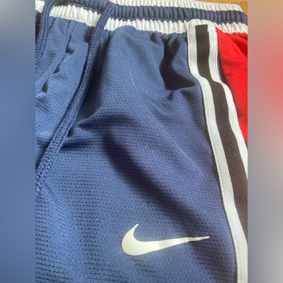 Nike Shorts - Picture 2 of 5